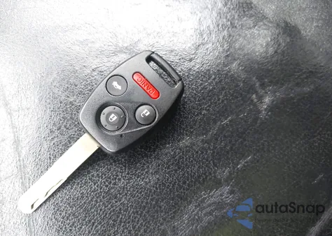 2006 Honda Accord 3.0 Ex z USA, uszkodzony, nr VIN 1HGCM66526A010086